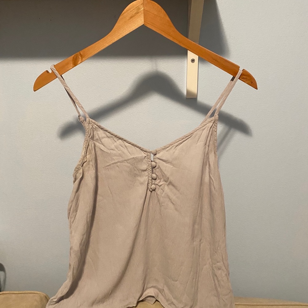 4 Tank Tops Bundle - Picture 3 of 5
